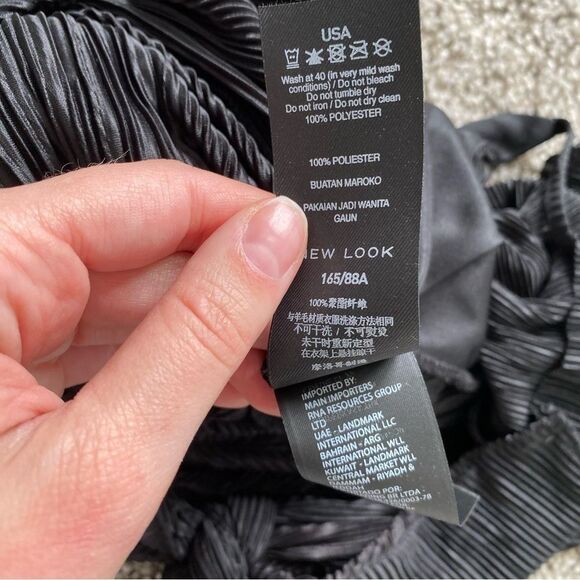 NEW LOOK | Pleated Jumpsuit - Picture 14 of 14